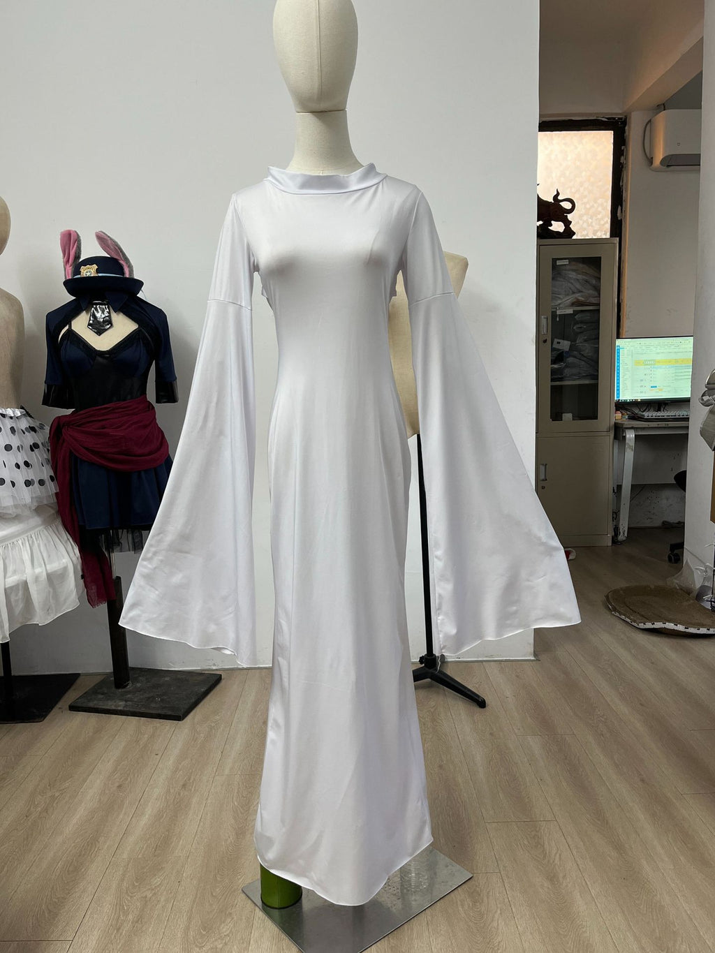 Ghost Niang cos Suit Lady Apricot Same Cute Ghost dress Female cosplay Halloween Stage Play Suit